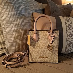 Michael Kors sm Logo crossbody handbag